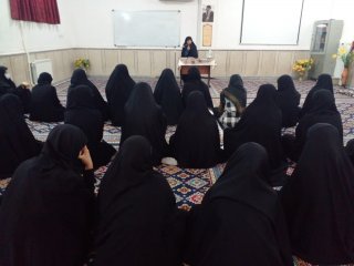 نشست اخلاقی با موضوع آشتی با سخنرانی زینب فقیهی