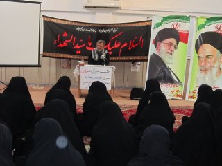 نشست بصیرتی - سیاسی در مدرسه علمیه خواهران الزهرا(س) گراش
