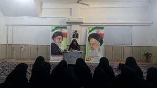نشست اخلاقی با موضوع شيوه آرامش يافتن در زندگی با حضور «صغری فیروزی» مشاور و استاد حوزه