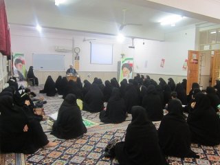 برگزاری کارگاه آموزشی تربیت فرزند در مدرسه علمیه الزهرا(س) گراش