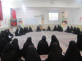 نشست بصیرتی با موضوع شناسایی جنود عقل و جهل در مدرسه علمیه الزهرا(س) گراش