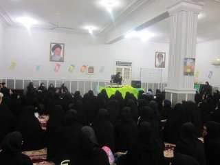 نشست اخلاقی با موضوع اهداف و کارکردهای خانواده از دیدگاه اسلام با حضور 200 نفر از اساتید، مسئولان، طلاب و عموم درمدرسه علمیه خواهران ‌الزهرا(س) گراش