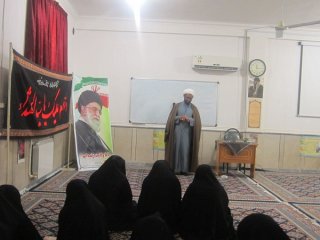 نشست سیاسی با موضوع احتکار در مدرسه علمیه الزهرا(س) گراش