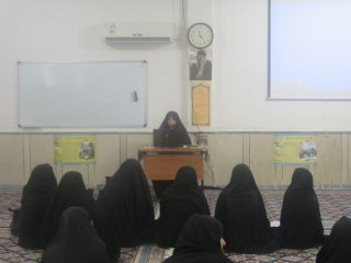 برگزاری كلاس‌هاي درّ و صدف 14 با موضوع طب اسلامی: اخلاط‌های چهار گانه در مدرسه علمیه الزهرا علیها السلام گراش