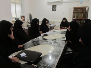 مدیر حوزه گراش گفت:  کشور ما قتل‌گاه فرهنگی از جانب دشمن شده است.